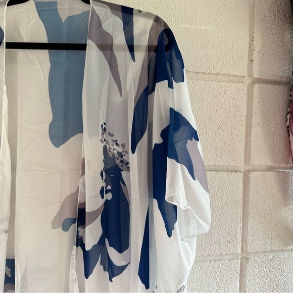 NIB NEW SemiSheer Open Front Cardigan All Over Print Batwing Sleeve White Blue - Picture 8 of 10